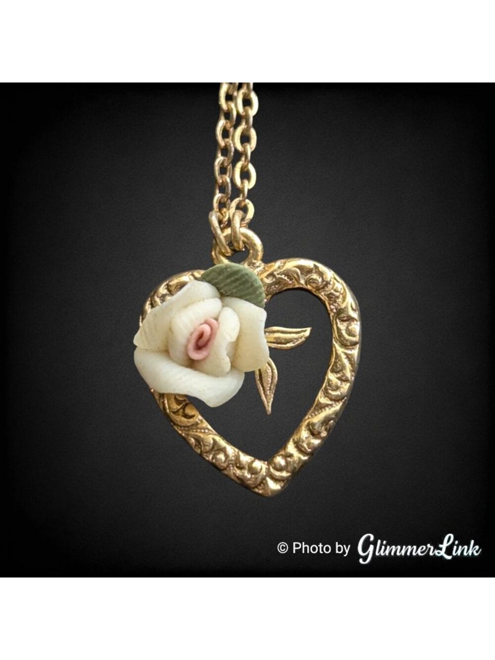 Vintage 1928 Porcelain Rose Open Heart Pendant Necklace Gold Tone 16 Inch